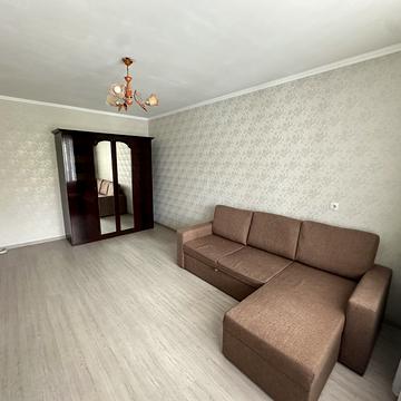 Срібнокільська вул., 4