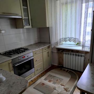 Пасічна вул., 64