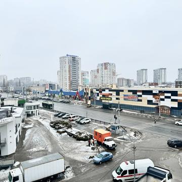 Гімназійна набережна вул. (Червоношкільна набережна), 18