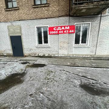 Семафорна вул., 14