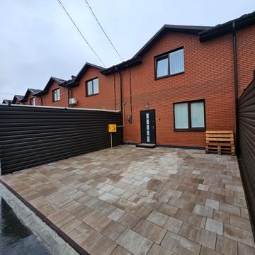 Весняний провулок