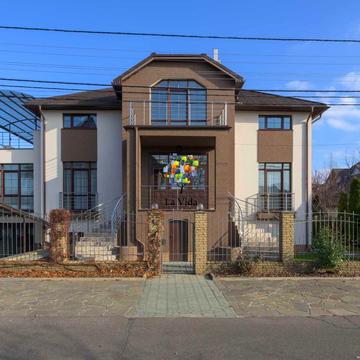 Європейська, 1