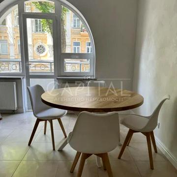 Олександра Кониського вул., 76-78