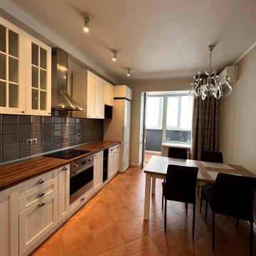 Прилужна вул., 4/15