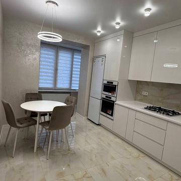 Івана Франка пров., 8/1-В