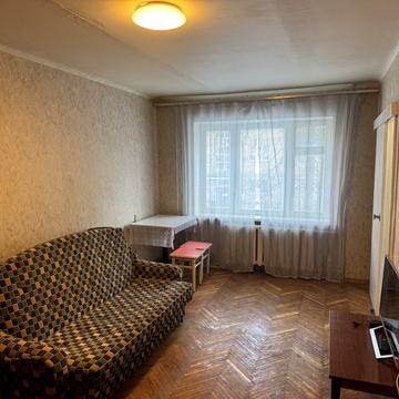 Академіка Доброхотова вул., 28