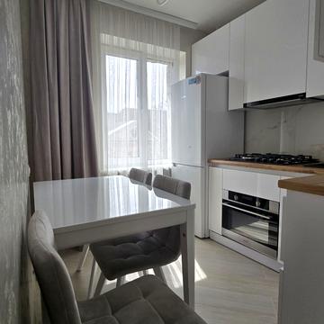 Незалежності просп., 68-Б