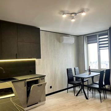 Незалежності просп., (Будинок 1)