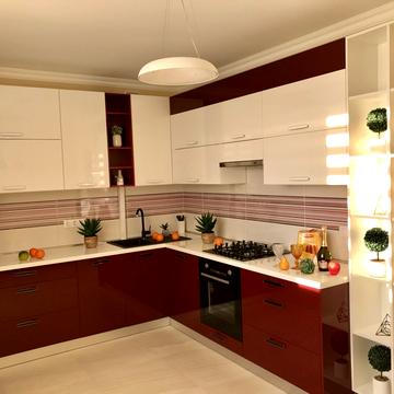 Богдана Хмельницького вул., 96