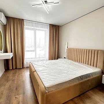 Гетьмана Мазепи вул., (Будинок 1)