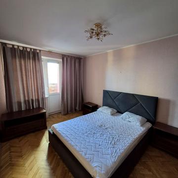 Тарасівська вул., 20