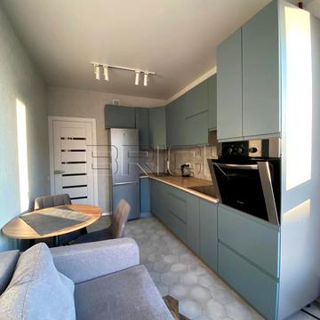 Машинобудівників вул., 16