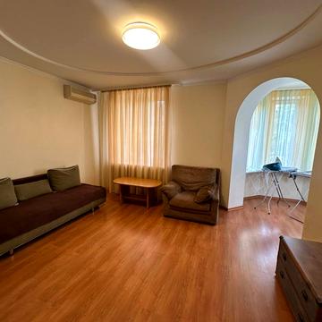 Дмитра Яворницького просп. (Карла Маркса), 33