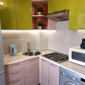 Академіка Павлова вул., 162