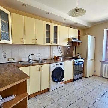 Нарбутівська вул., 20