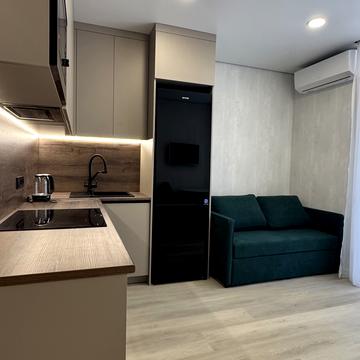 Кадетський Гай вул., 10