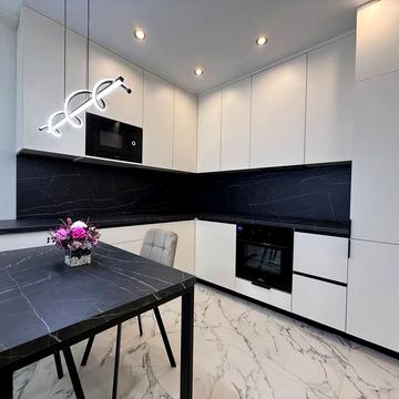 Михайла Максимовича вул. (Онуфрія Трутенка), (Будинок «Віндзор»)