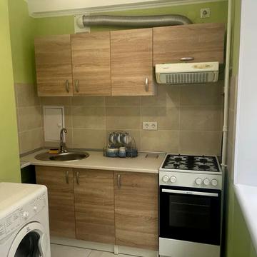 Велика Васильківська вул. (Червоноармійська), 102