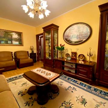 Рональда Рейгана вул., 8-А