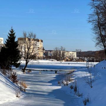 Івана Франка вул., 14а