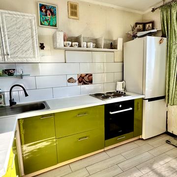 Левка Лукяненка просп. (Рокоссовського), 28