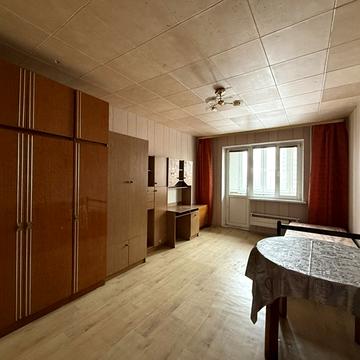 Ніжинська вул., 7