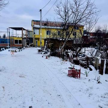 Чорновола вул., 3/2