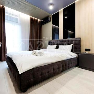 Салютна вул., 2к18