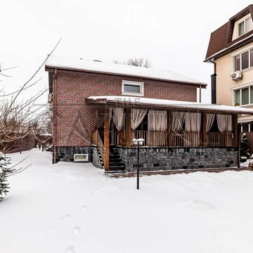 Вишнева вул., 18