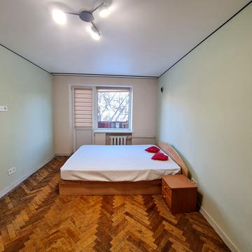 Ольжича вул., 19/28