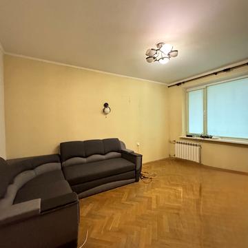 Дарницький бульв., 3