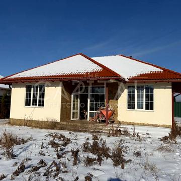 Центральна вул.