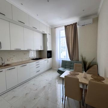 Тарасівська вул., 8