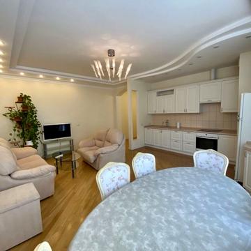 Павлівська вул., 18