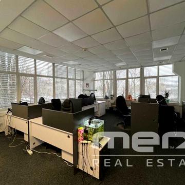 Дегтярівська вул., 52