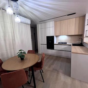 Степана Бандери вул., 77-Б