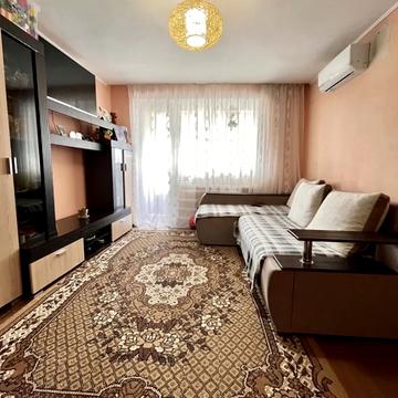 Тополина вул., 10