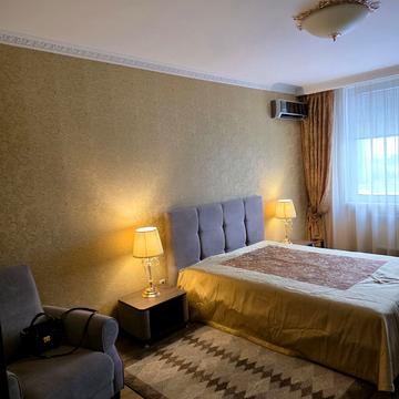 Академіка Глушкова просп., 9-Г