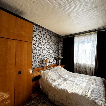 Космонавтів просп., 16