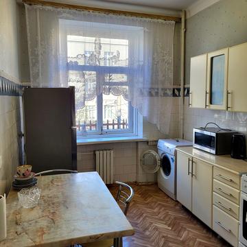 Базарна вул., 77-81