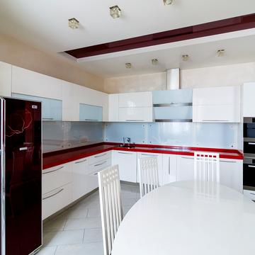 Вячеслава Чорновола вул., 2