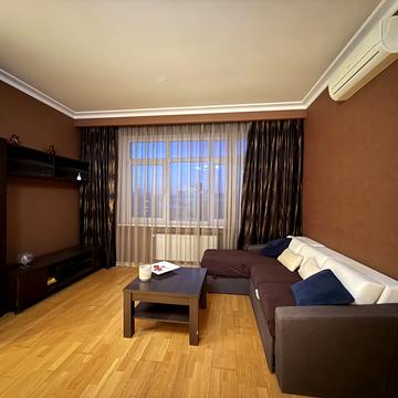 Лабораторна вул., 8