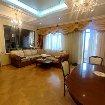 Святослава Караванського вул. (Жуковського), 10