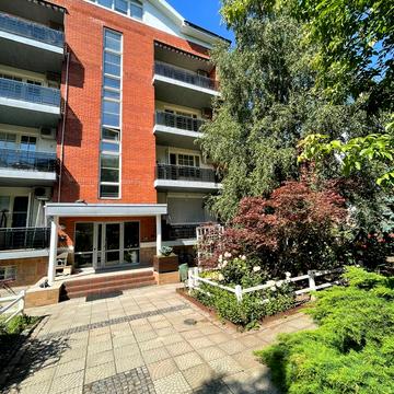 Успенська вул. (Чичерина), 4