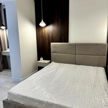 Єдності вул., (Будинок 7)