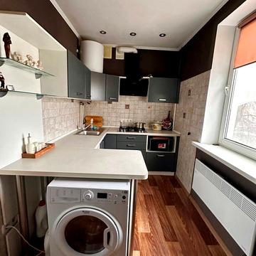 Незалежності вул. (Титова), 3