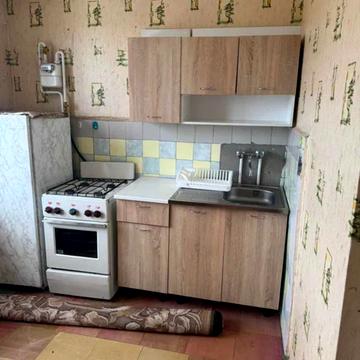 Героїв просп., 21