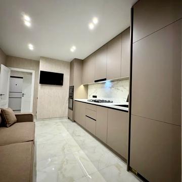 Співдружності вул., 7