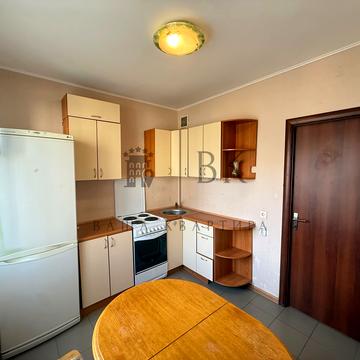 Академіка Заболотного вул., 82