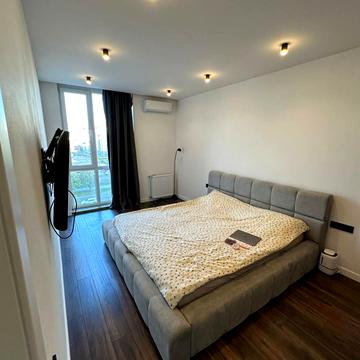 Вячеслава Чорновола просп. (), 69а